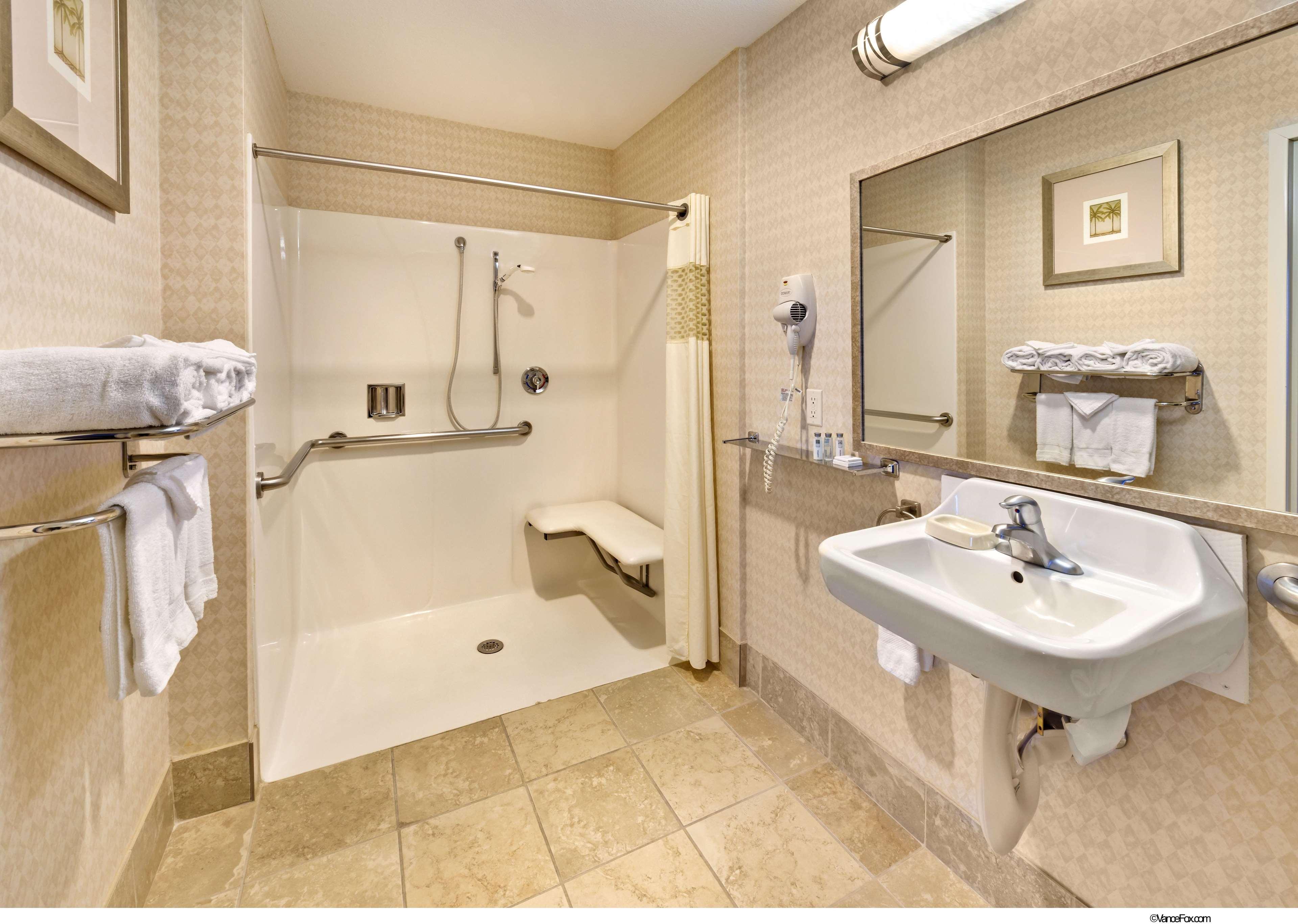 Hampton Inn & Suites Reno Bilik gambar